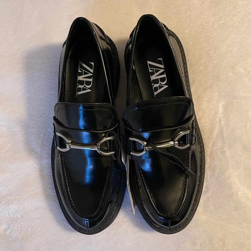 (New) Zara Womens Chunky Loafers Patent Buckle Size 6